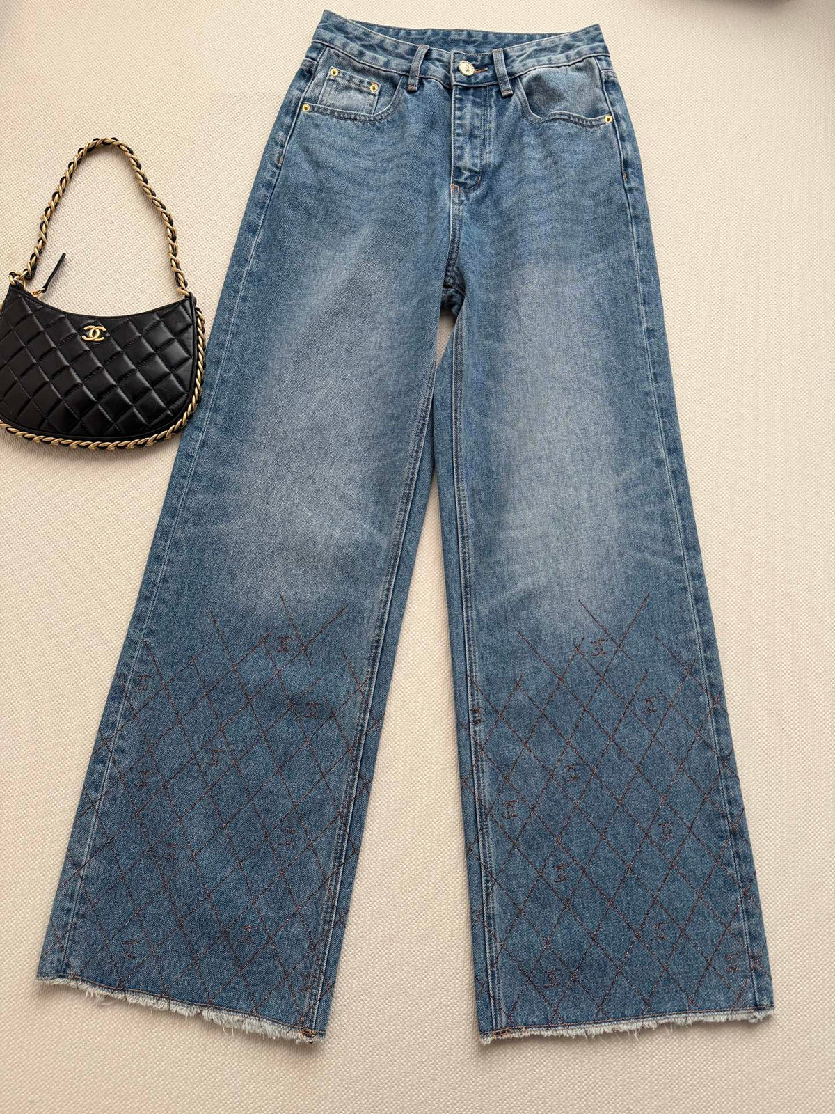 26FW New Straight-Leg Jeans with Fringed Hems🩵