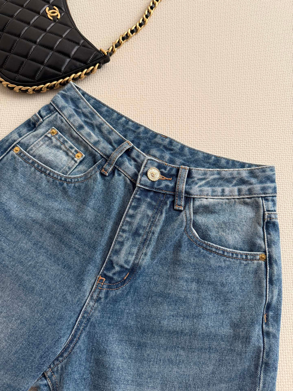 26FW New Straight-Leg Jeans with Fringed Hems🩵