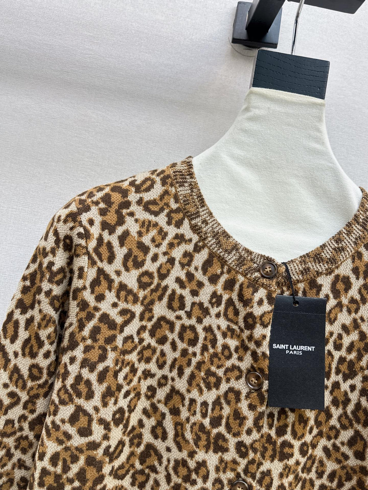 26FW New Leopard Print Crew-Neck Cardigan 🤎