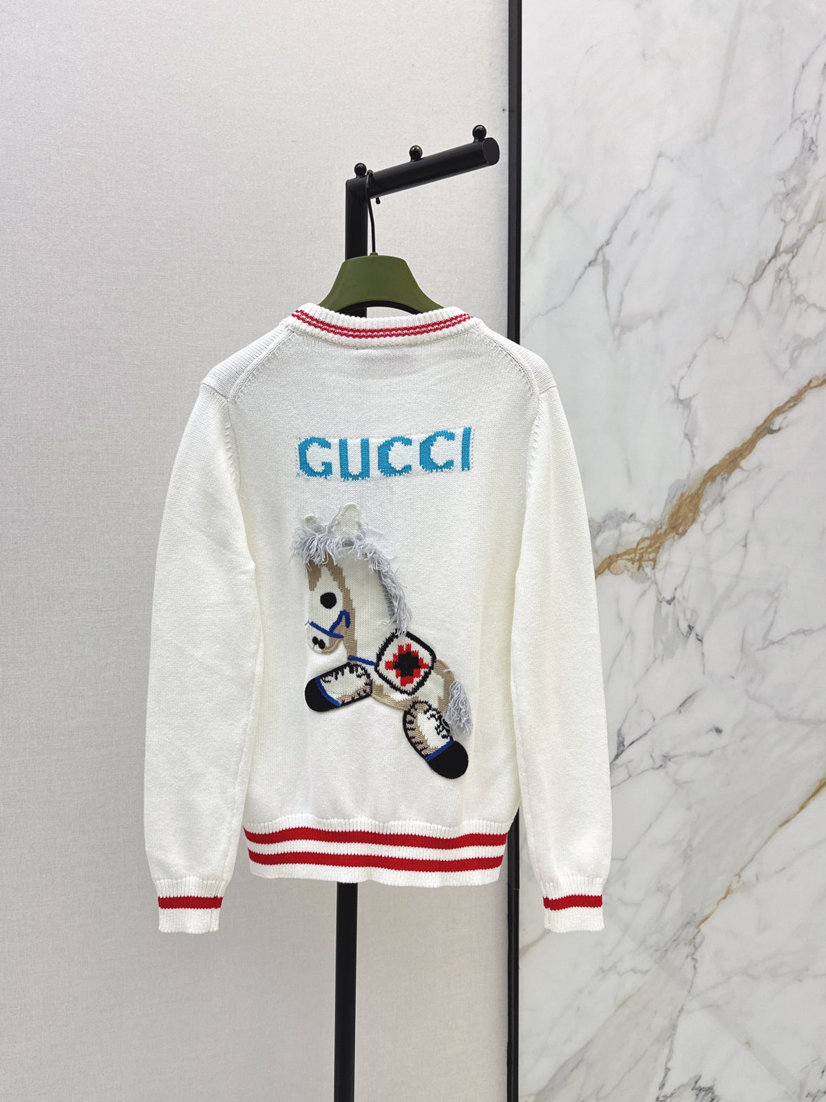 26FW New Logo-Jacquard V-Neck Knit Cardigan 🤍