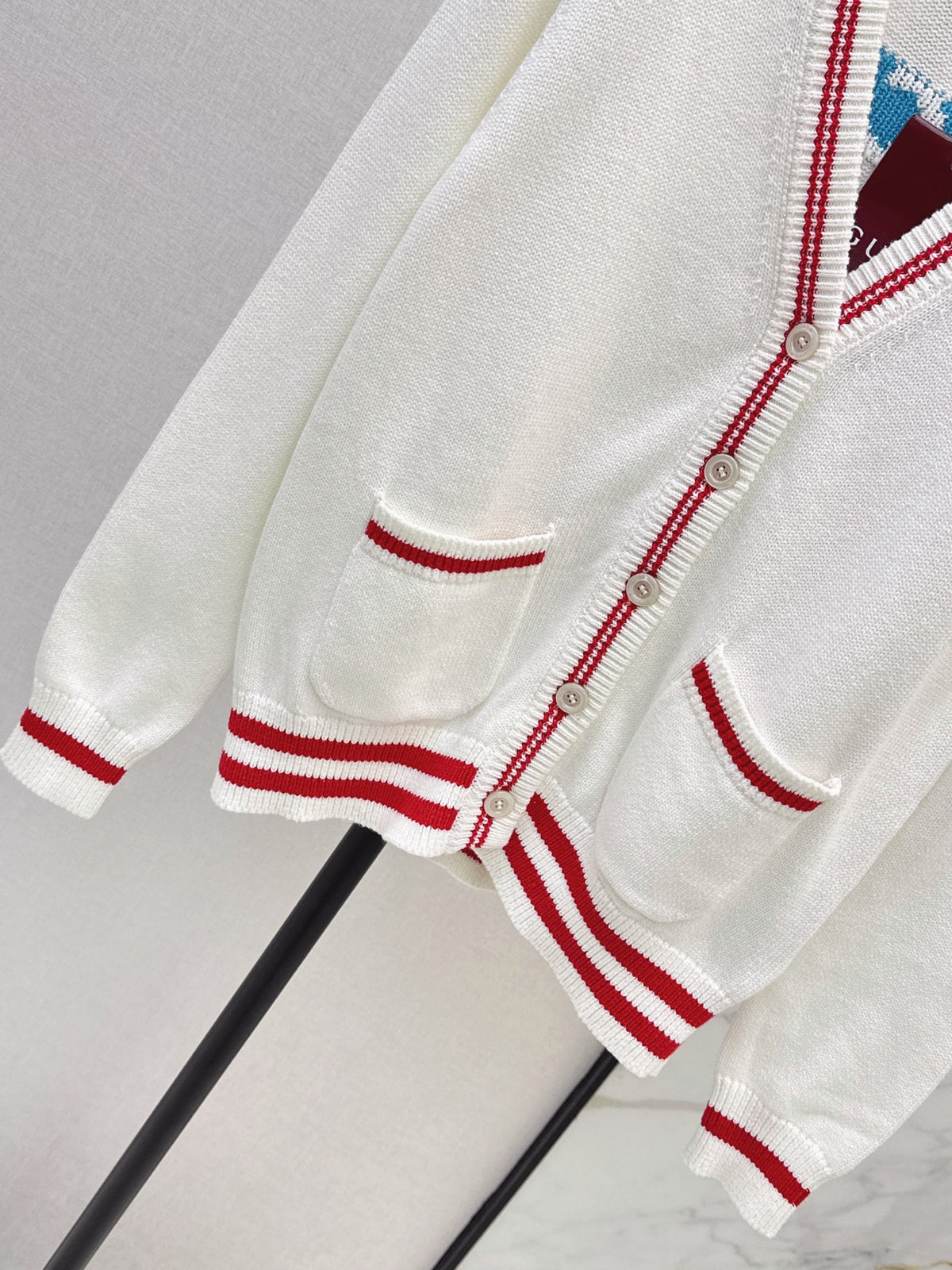 26FW New Logo-Jacquard V-Neck Knit Cardigan 🤍