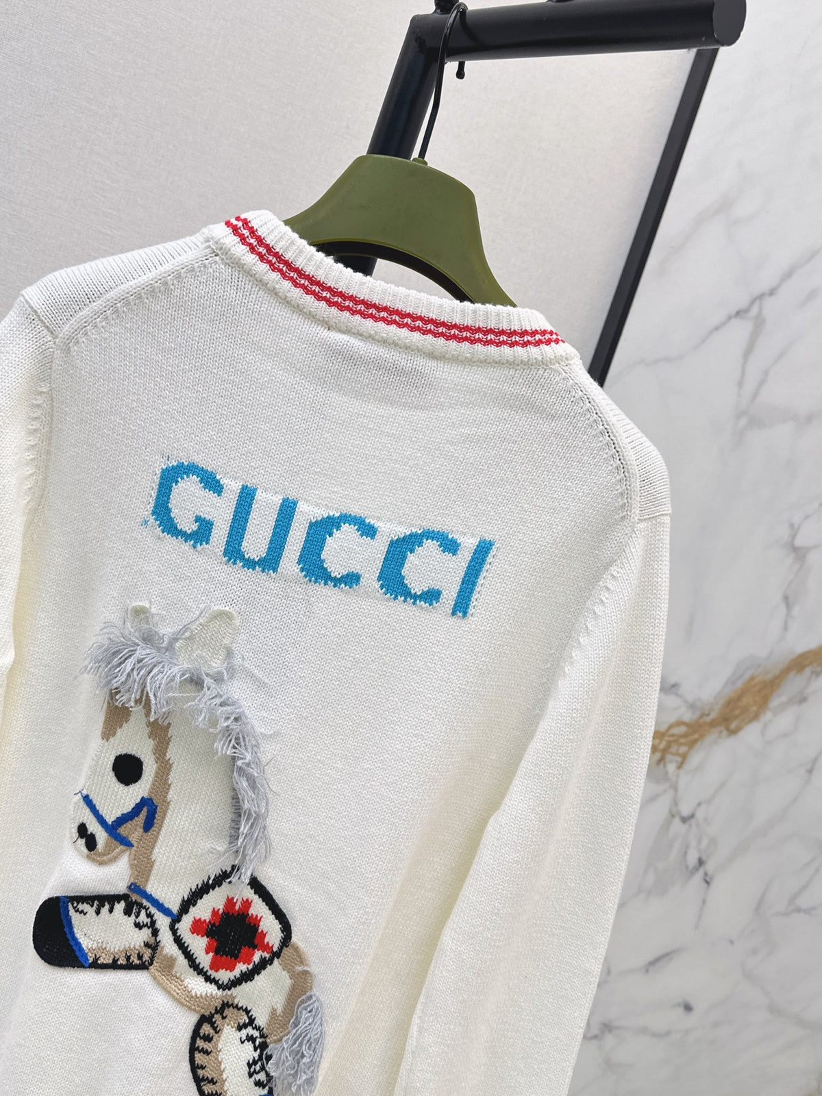 26FW New Logo-Jacquard V-Neck Knit Cardigan 🤍