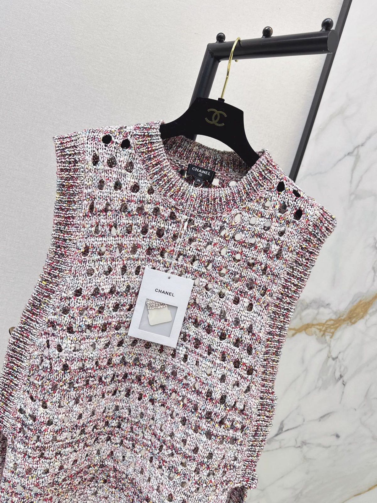 26FW New Cut-out Tank Top with Speckled Detail 🤍