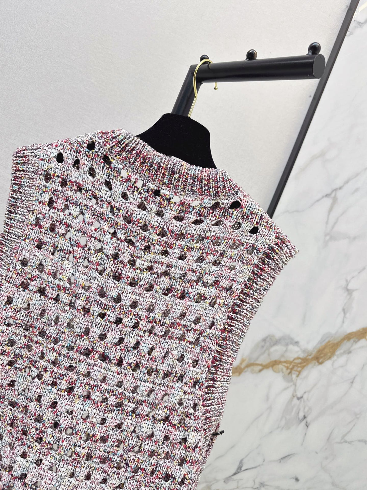 26FW New Cut-out Tank Top with Speckled Detail 🤍