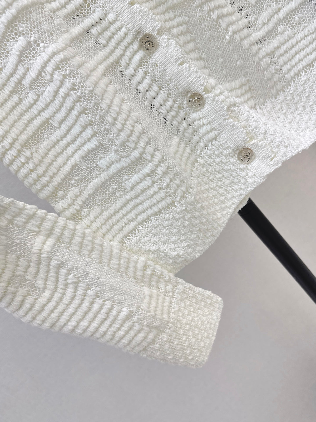 26FW New White Cut-Out Cardigan 🤍