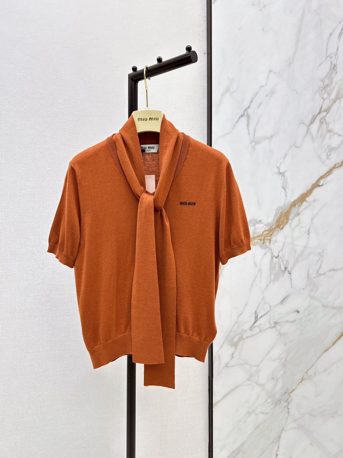 26FW New Caramel-Toned Short-Sleeve Knit Top with Ribbon Detail 🤎