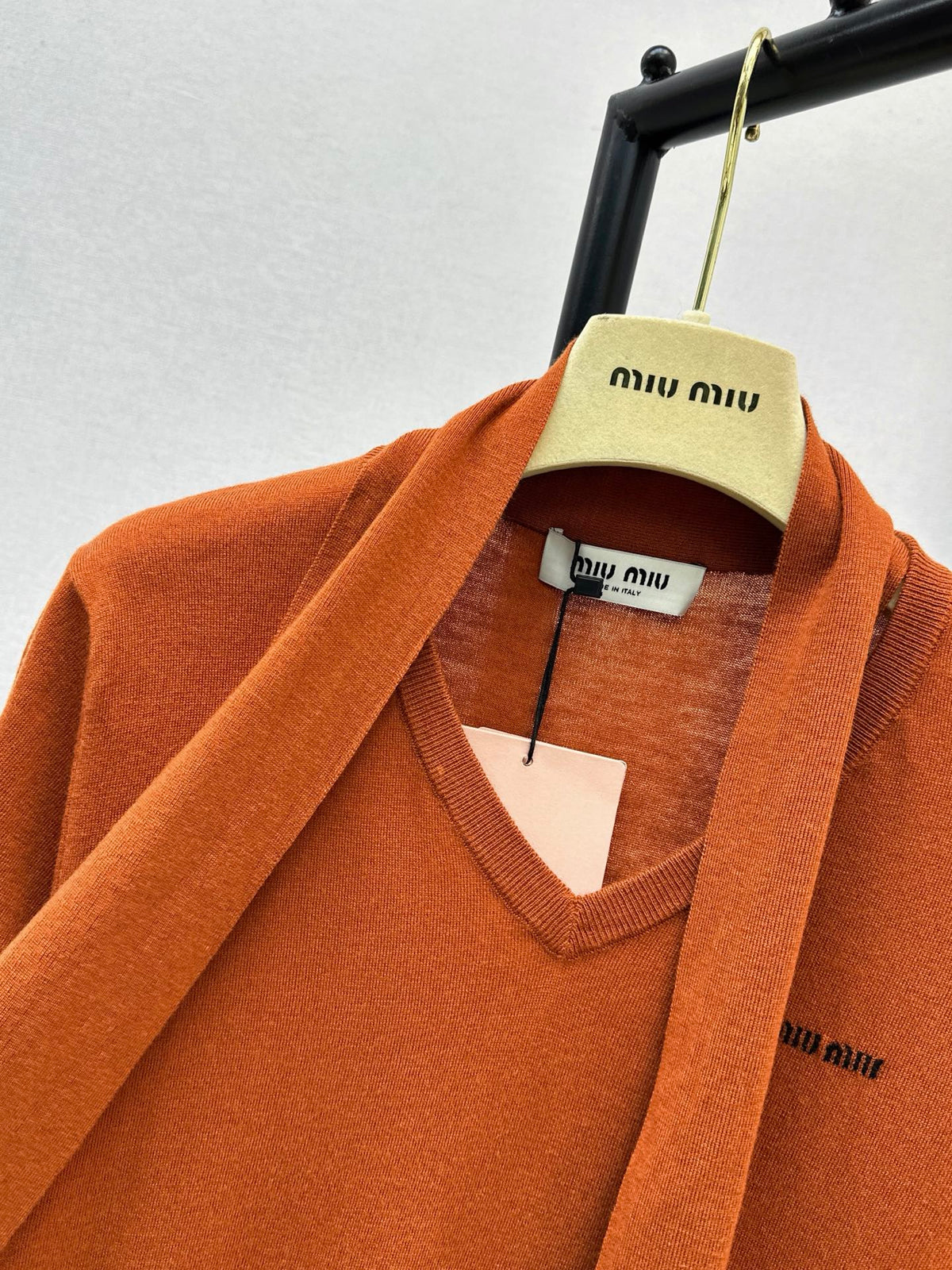 26FW New Caramel-Toned Short-Sleeve Knit Top with Ribbon Detail 🤎
