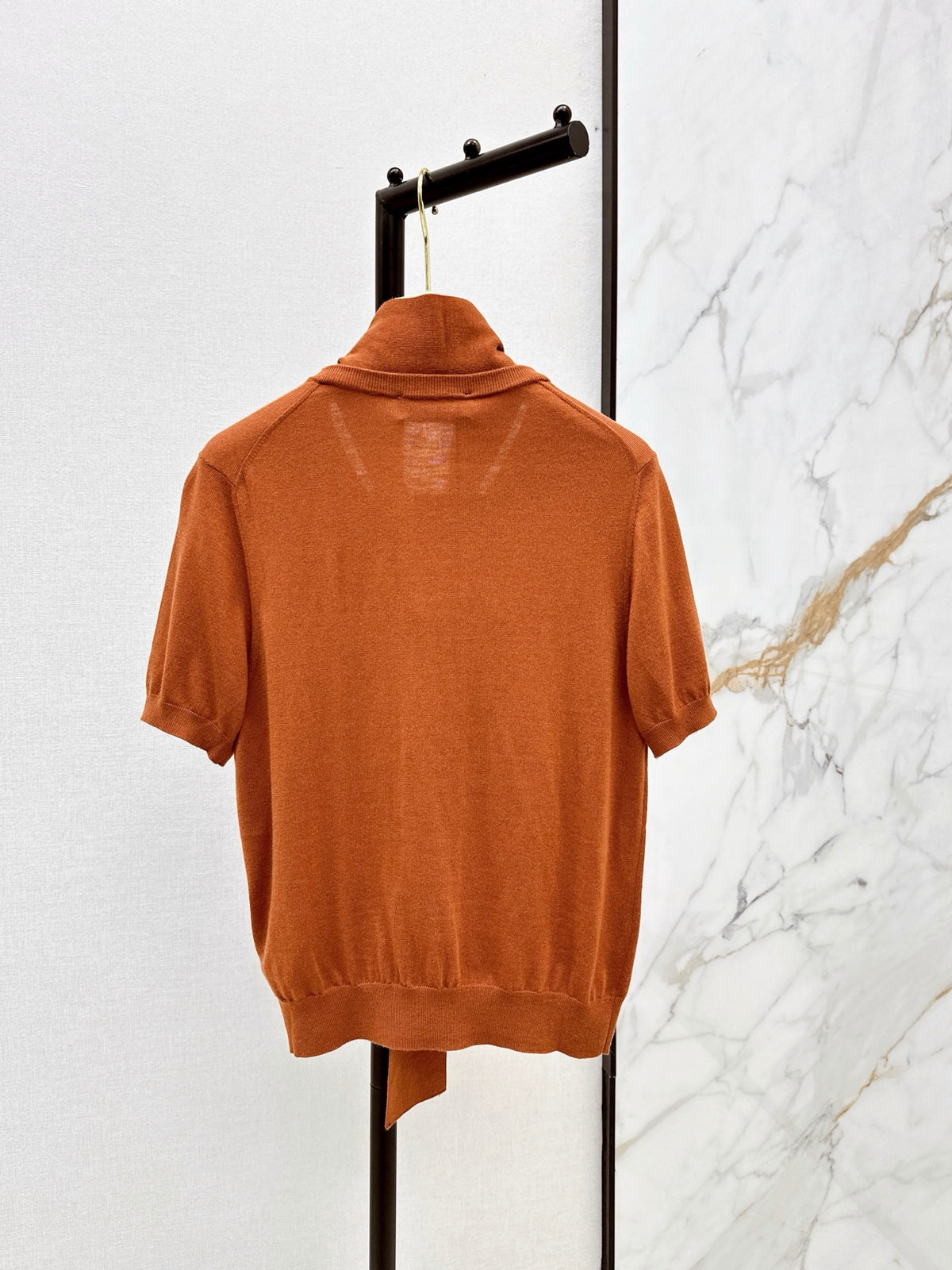 26FW New Caramel-Toned Short-Sleeve Knit Top with Ribbon Detail 🤎