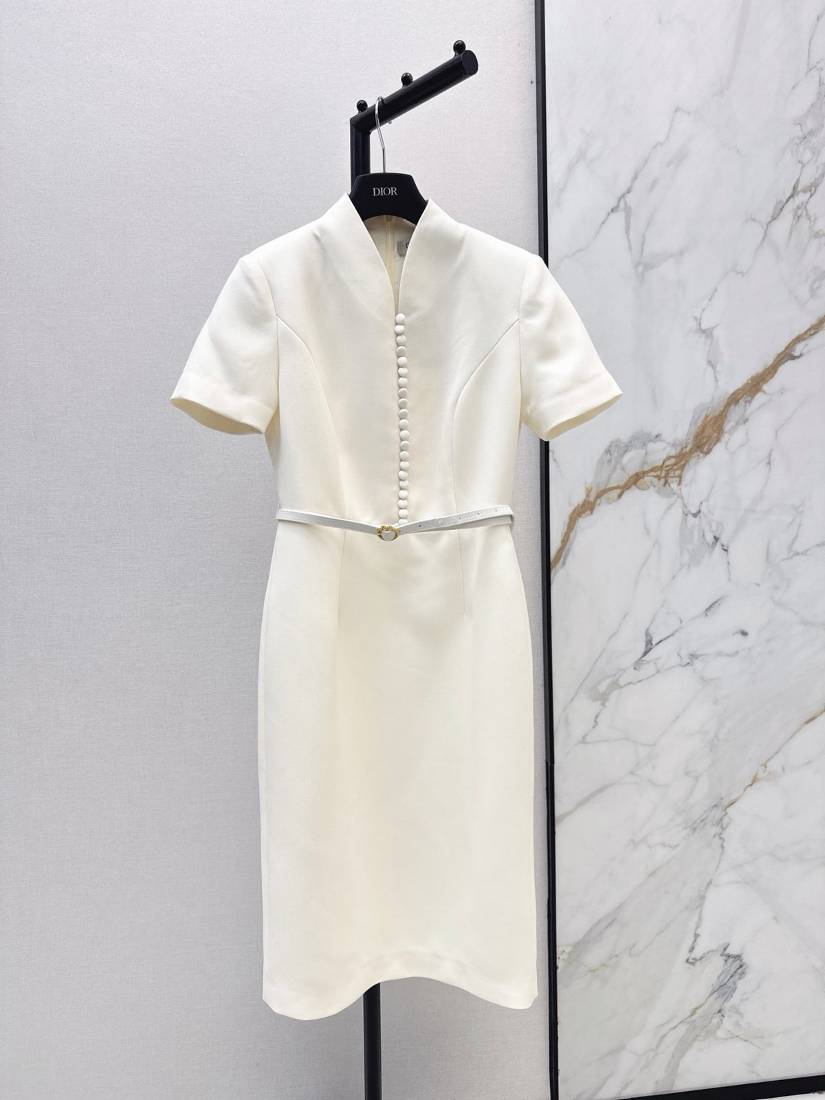 26FW New Off-White Short-Sleeve Dress with Cinched Waist 🤍