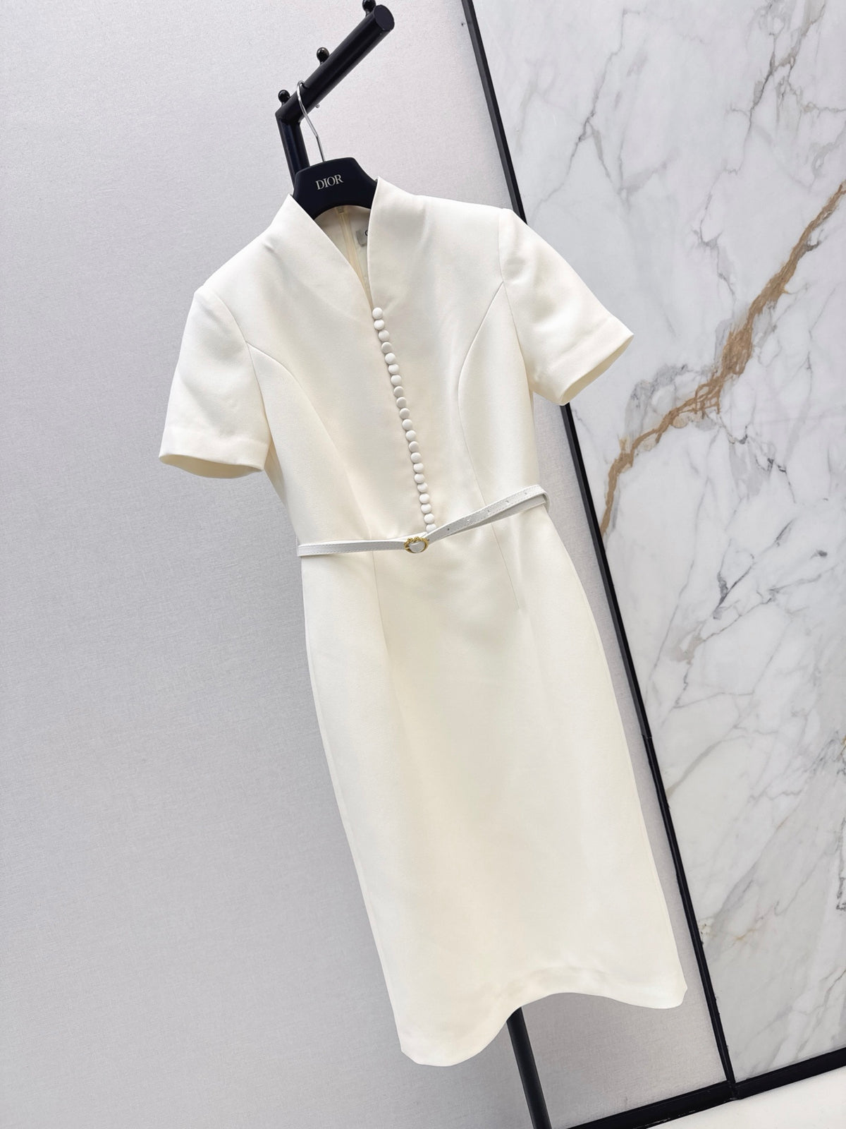 26FW New Off-White Short-Sleeve Dress with Cinched Waist 🤍