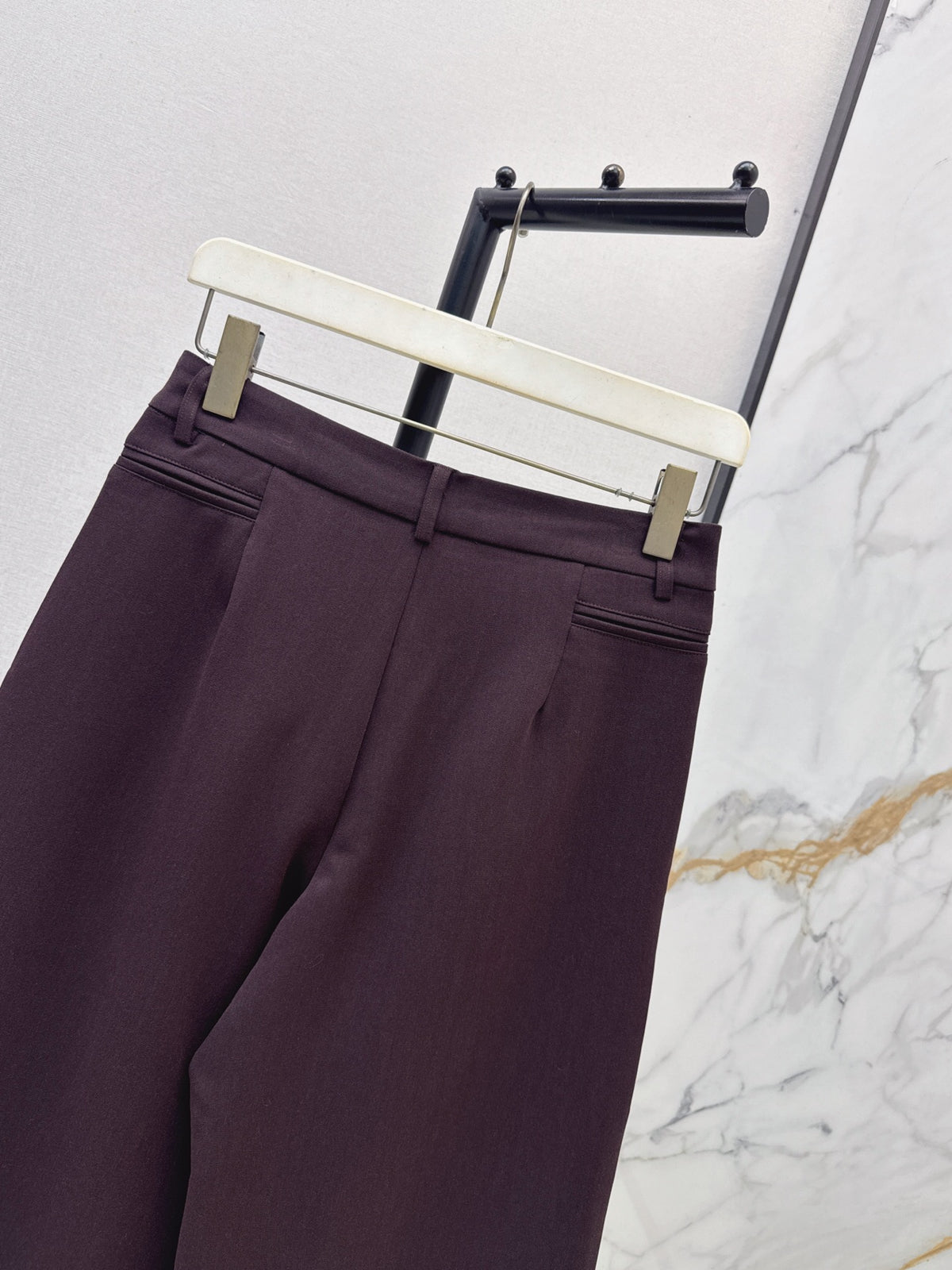26FW New Straight-Leg Trousers with Hardware Detail 🖤
