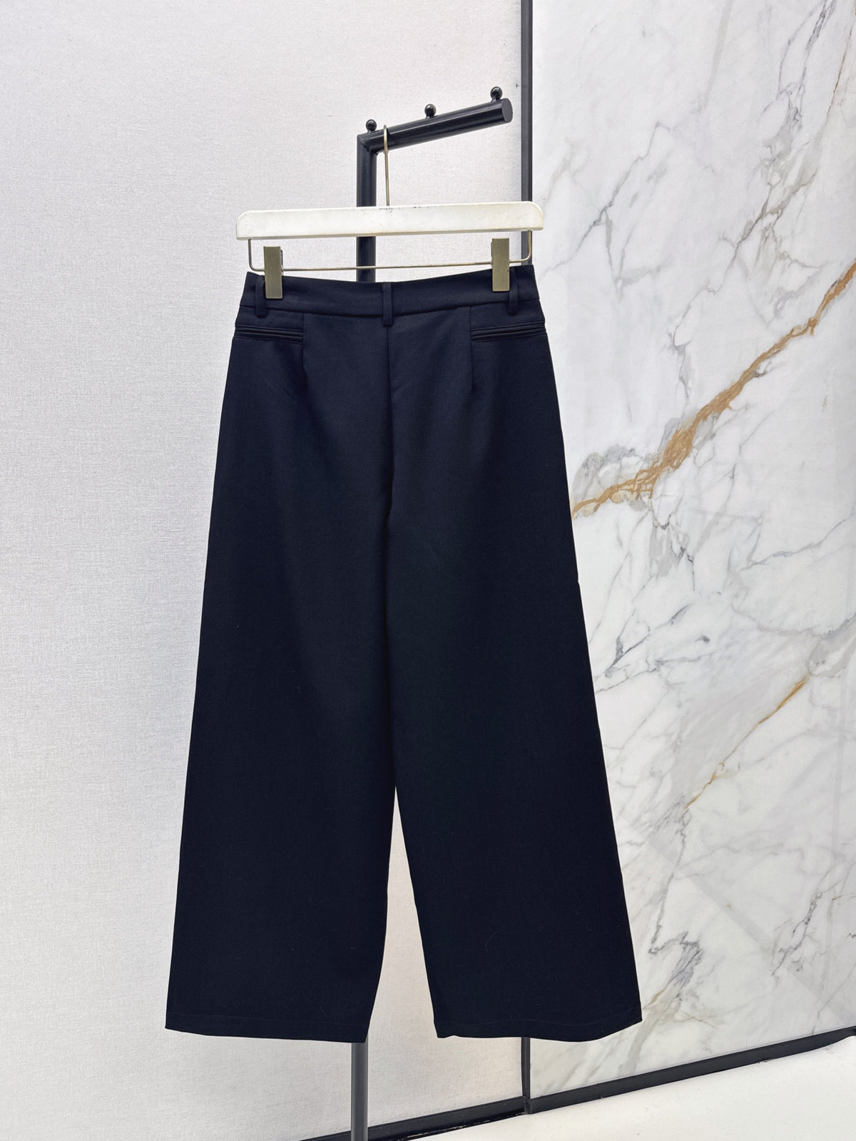 26FW New Straight-Leg Trousers with Hardware Detail 🖤