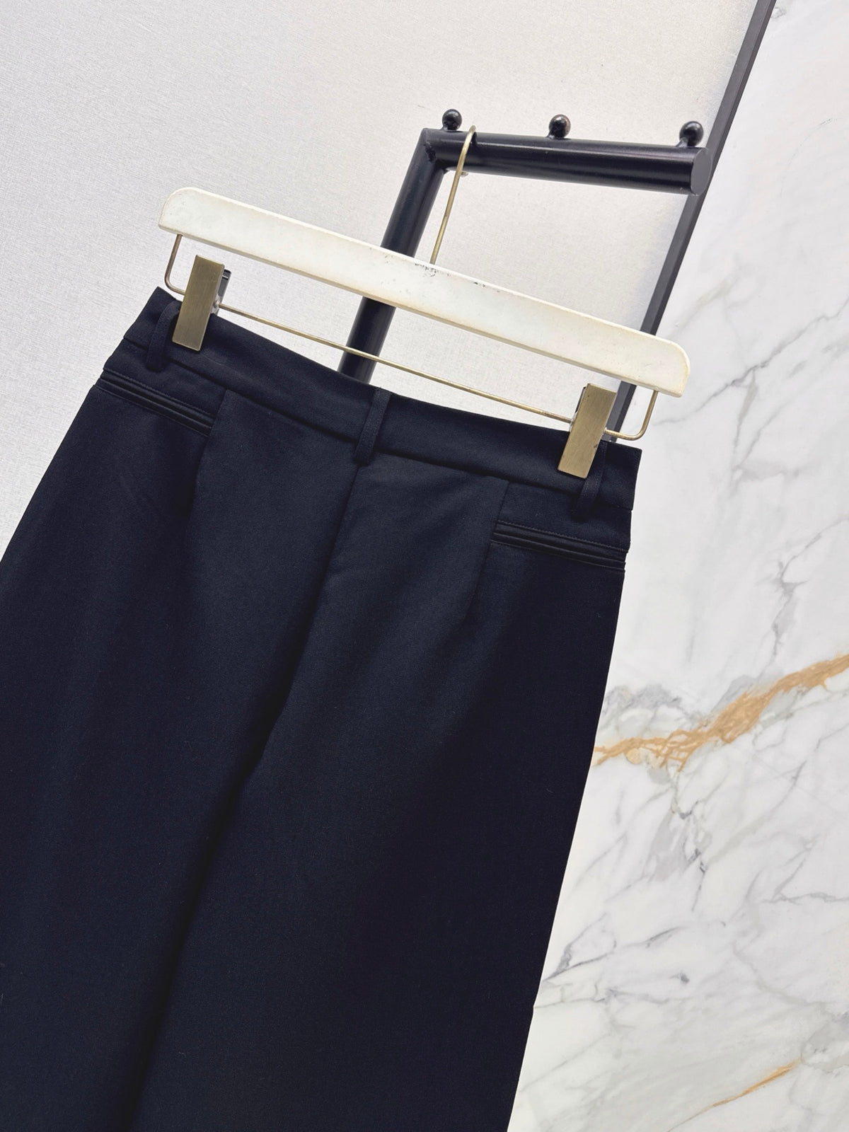 26FW New Straight-Leg Trousers with Hardware Detail 🖤