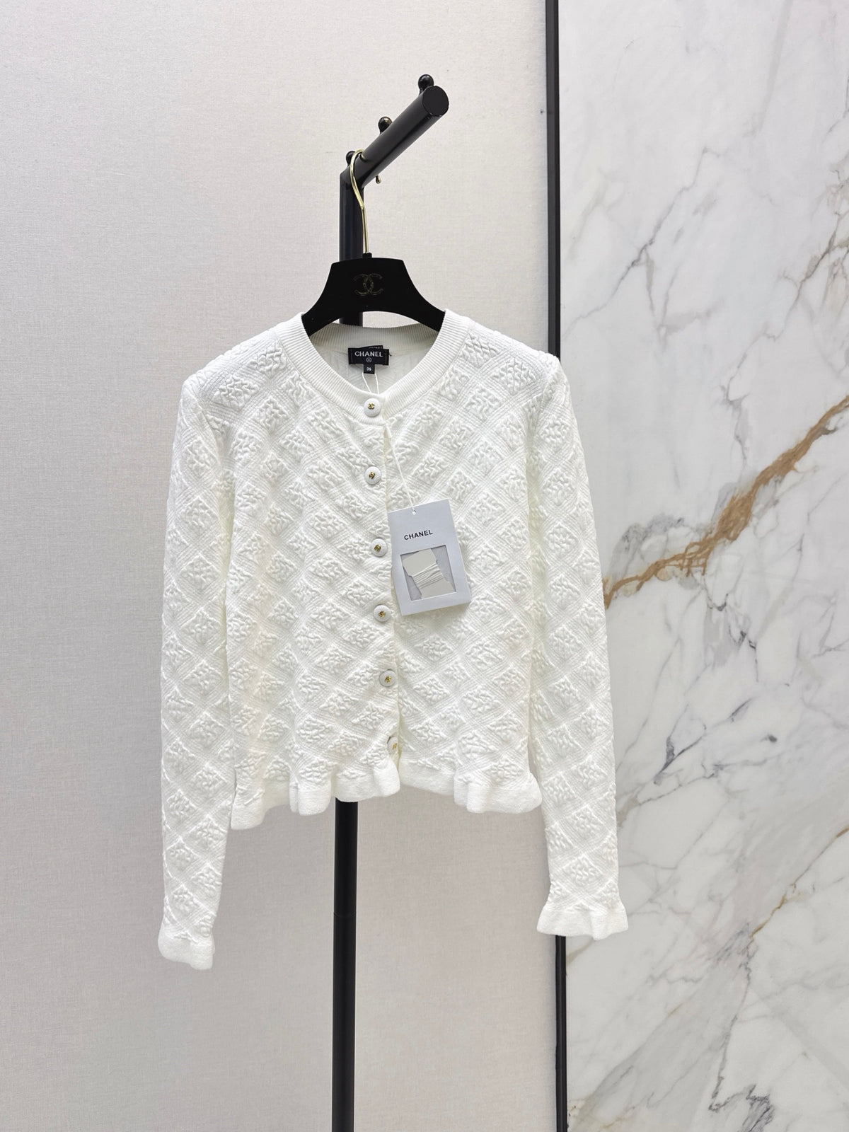 26FW New Quilted-Pattern Knit Crew-Neck Cardigan 🤍