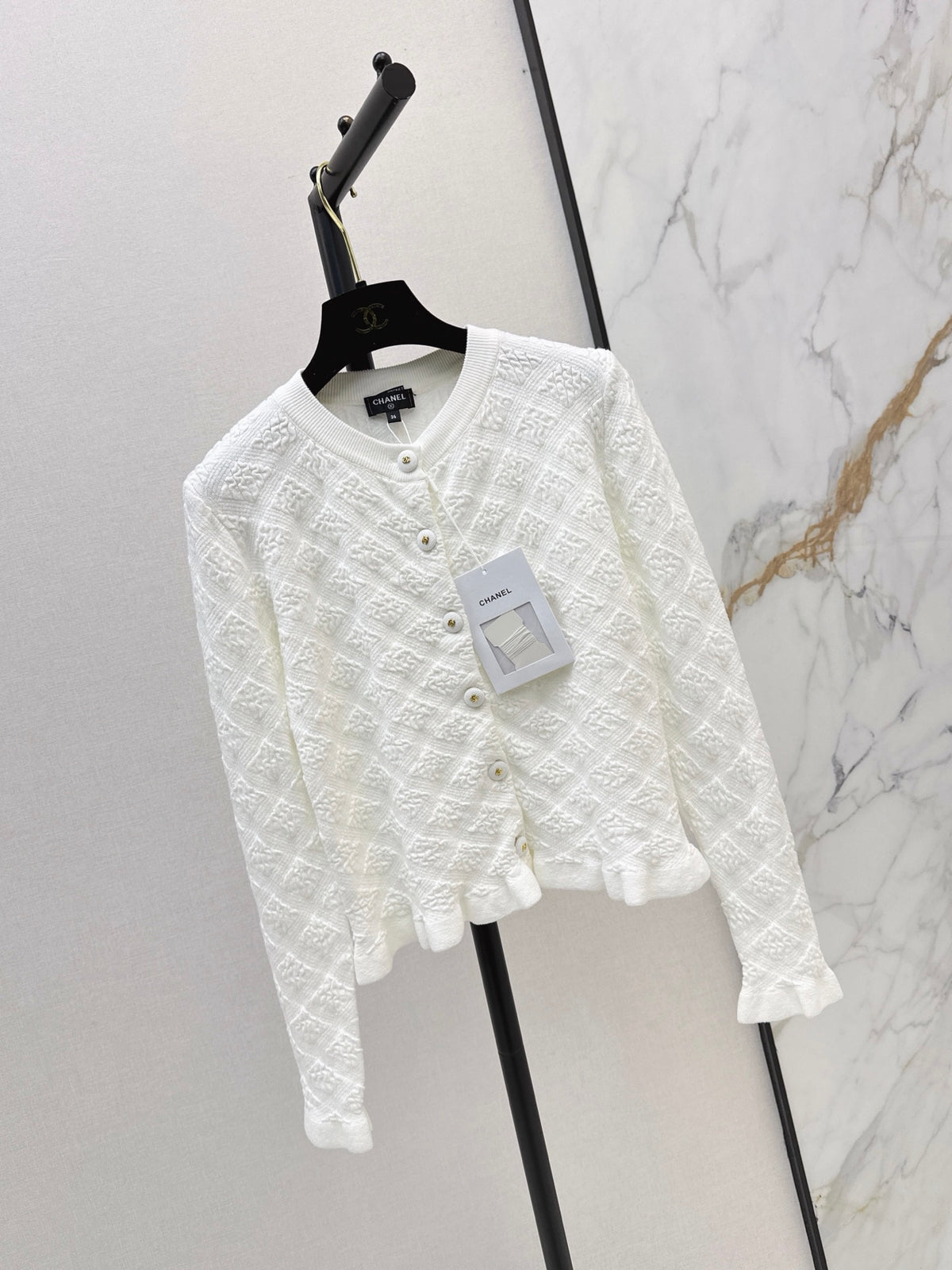 26FW New Quilted-Pattern Knit Crew-Neck Cardigan 🤍