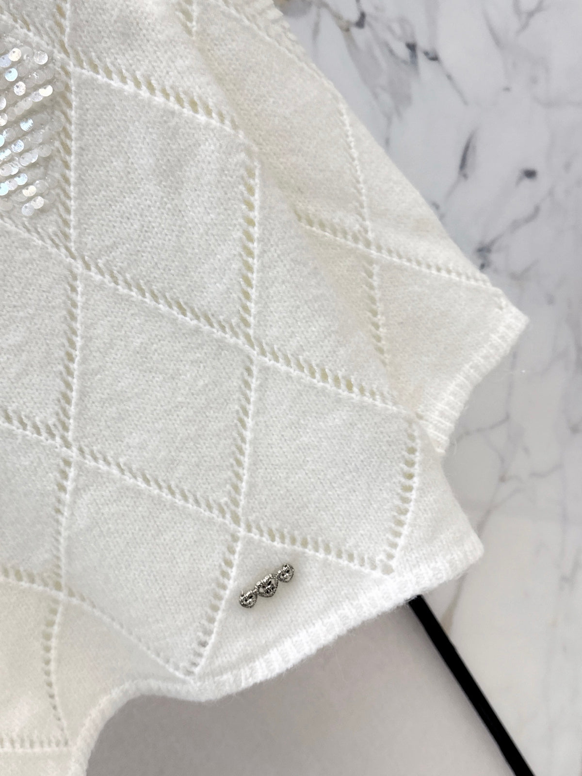 26FW New Off-White Diamond-Quilted Sequin Knit Top 🤍