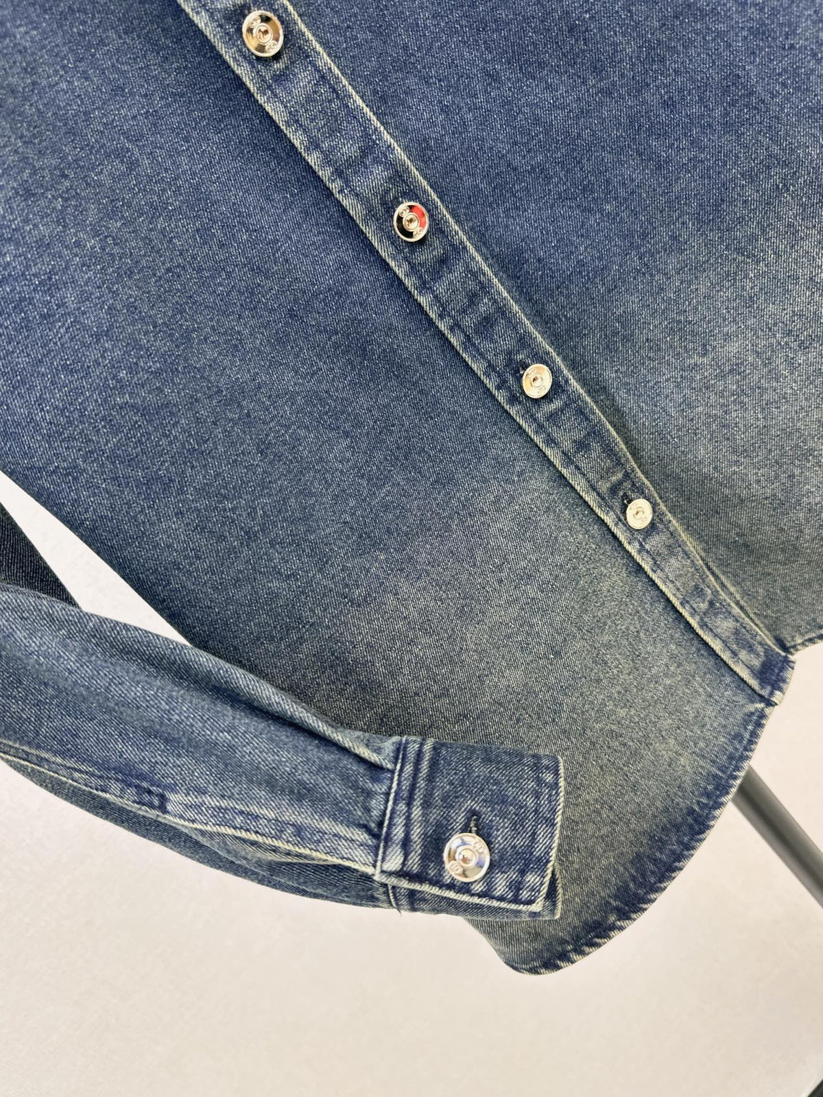 26FW New Gradient Color-Block Denim Shirt 🩵