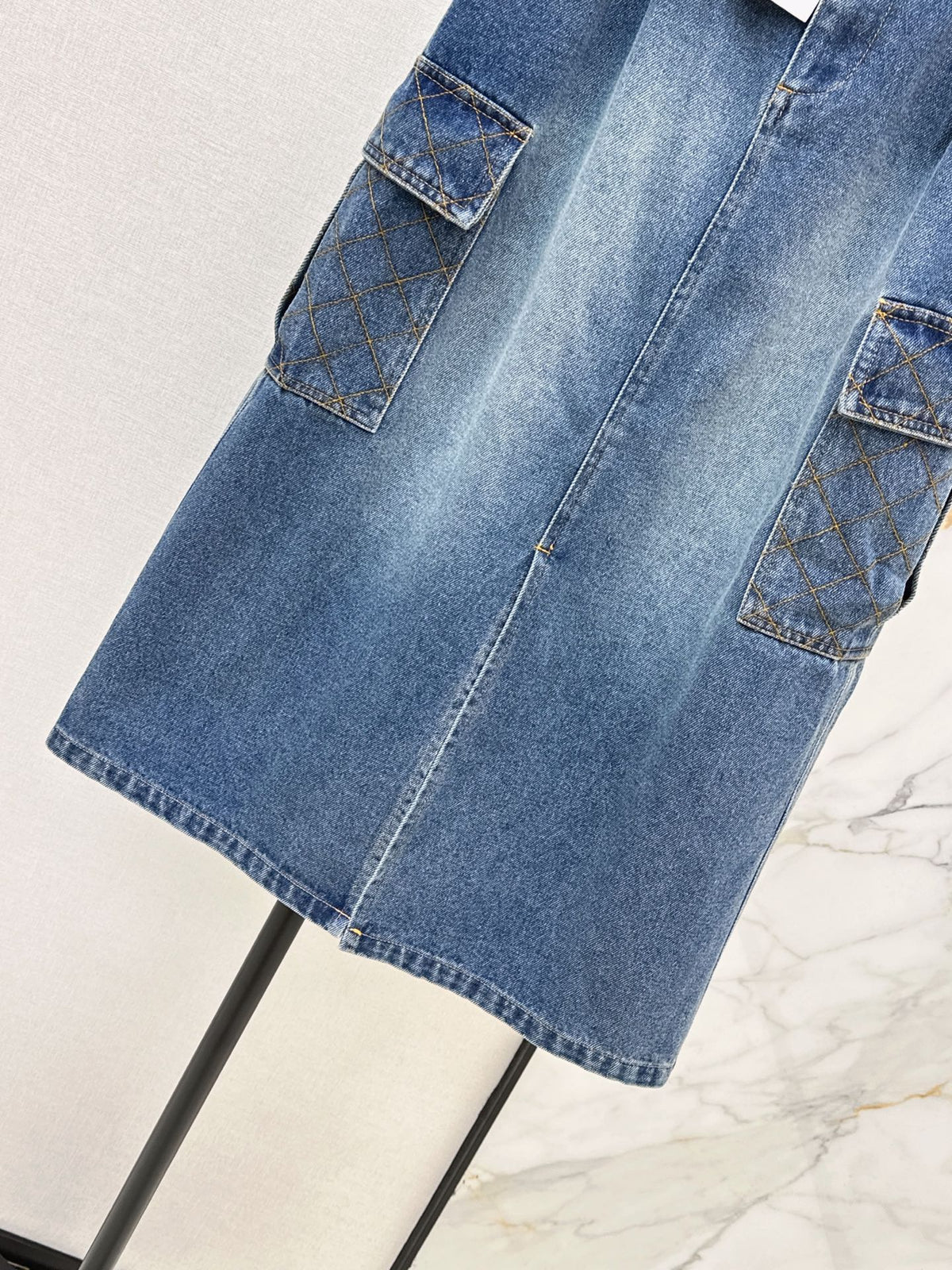 26FW New Denim Midi Skirt with Side Pockets 🖤