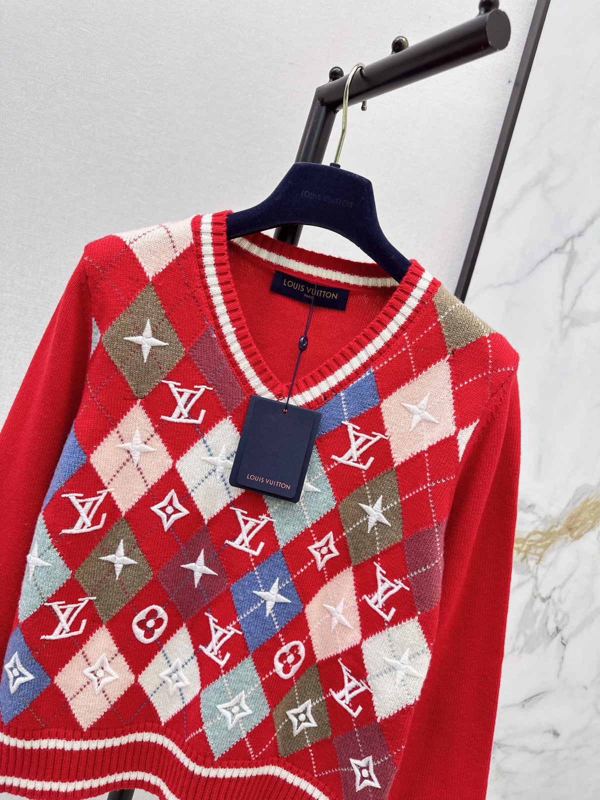 26FW New Quilted-Pattern V-Neck Knit Sweater 🖤