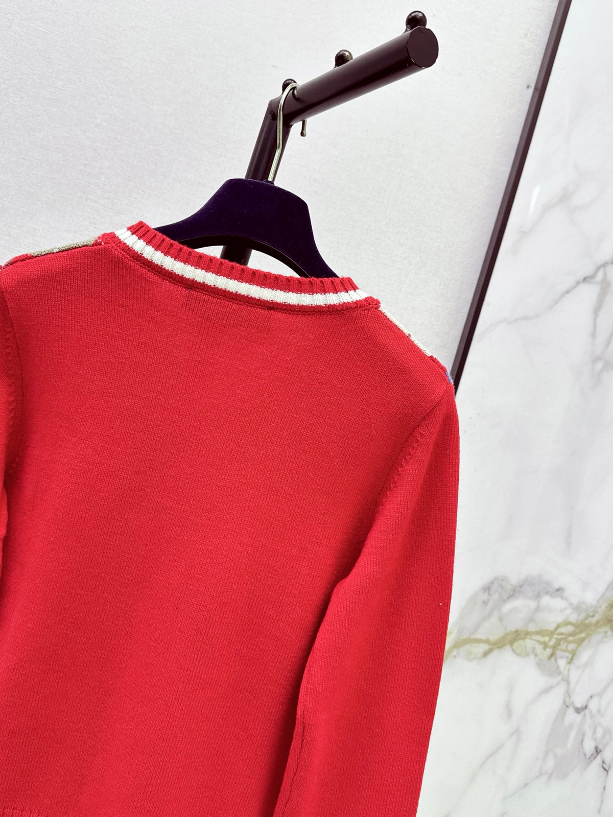 26FW New Quilted-Pattern V-Neck Knit Sweater 🖤