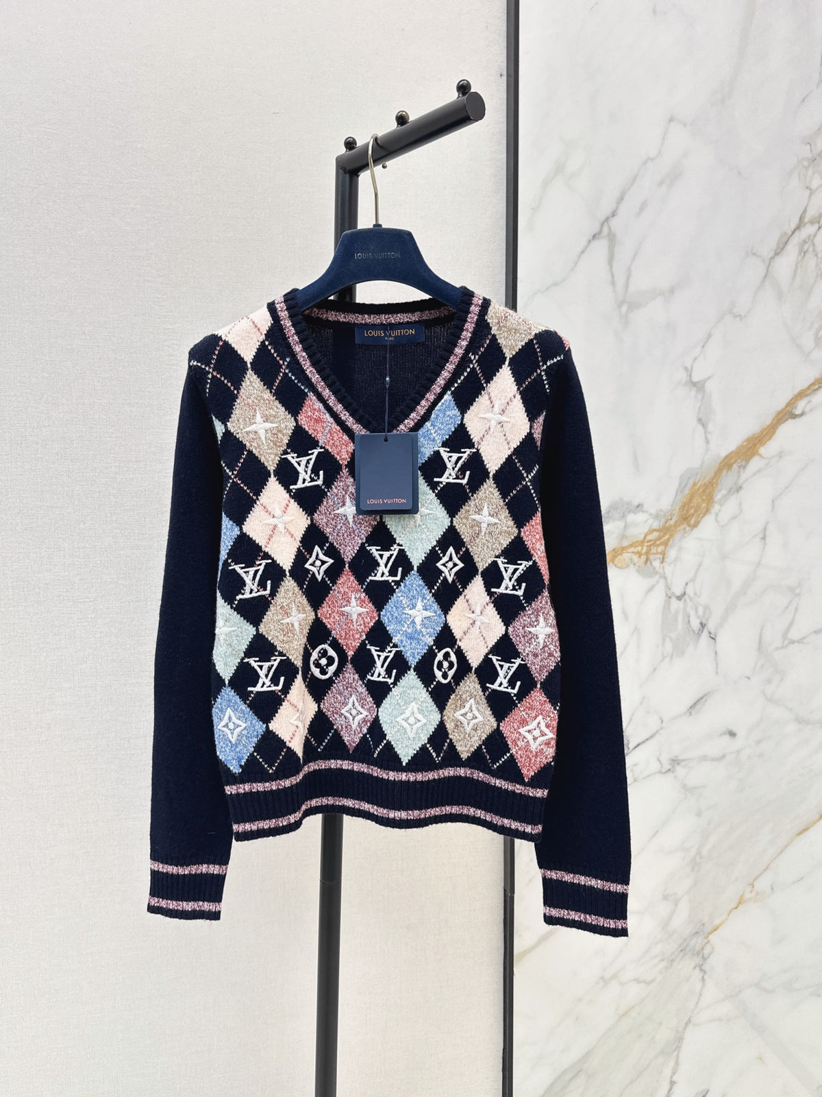 26FW New Quilted-Pattern V-Neck Knit Sweater 🖤