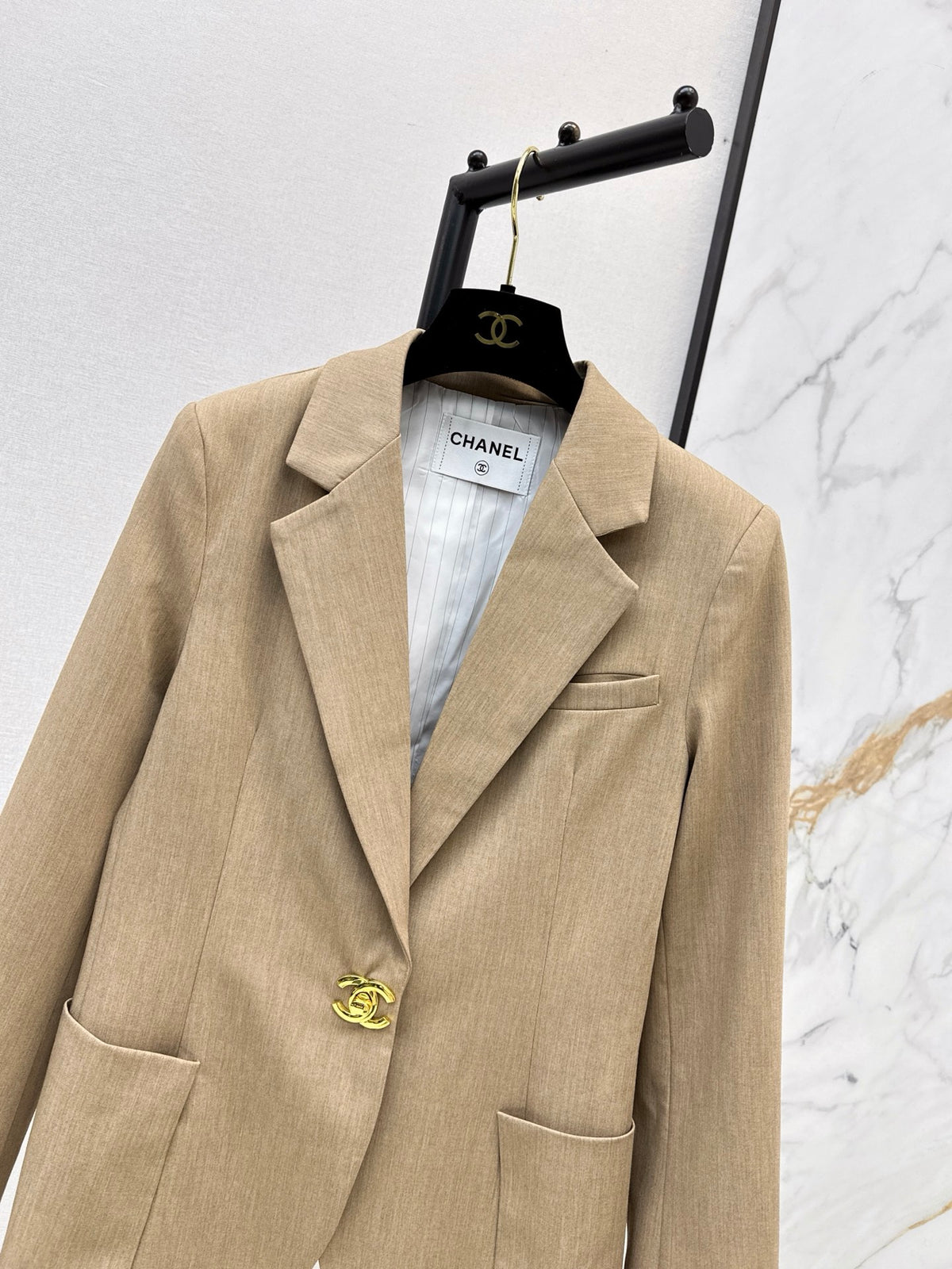26FW New Blazer with Twisted Double-C Clasp 🤎