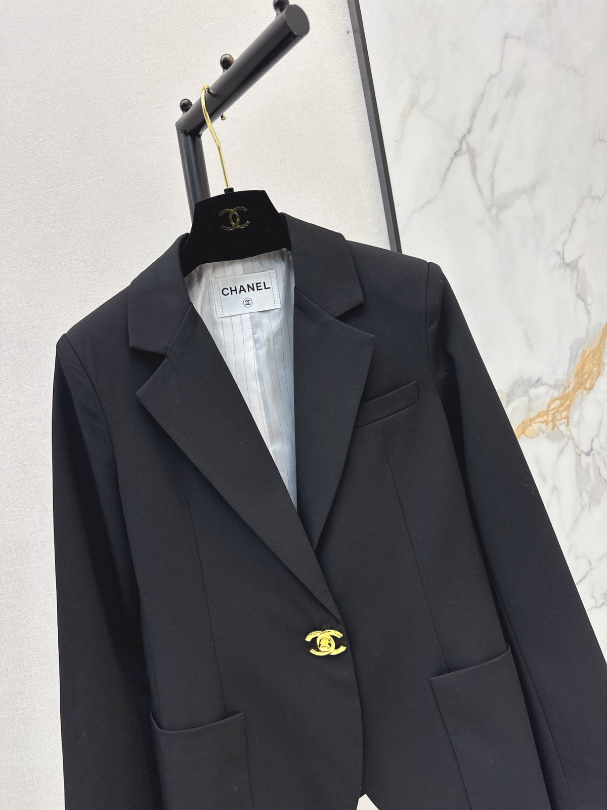 26FW New Blazer with Twisted Double-C Clasp 🤎