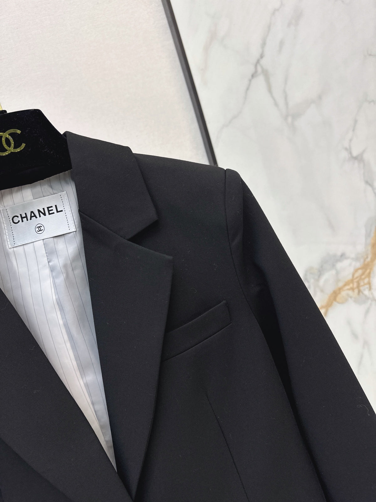 26FW New Blazer with Twisted Double-C Clasp 🤎