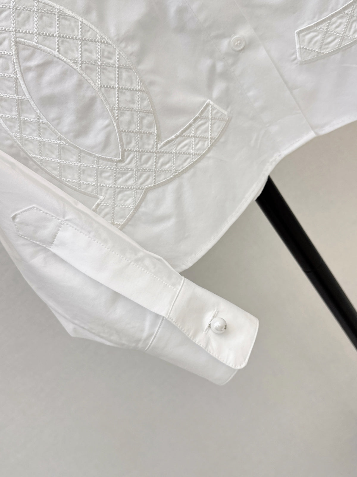 26FW New White Cropped Long-Sleeve Shirt 🤍