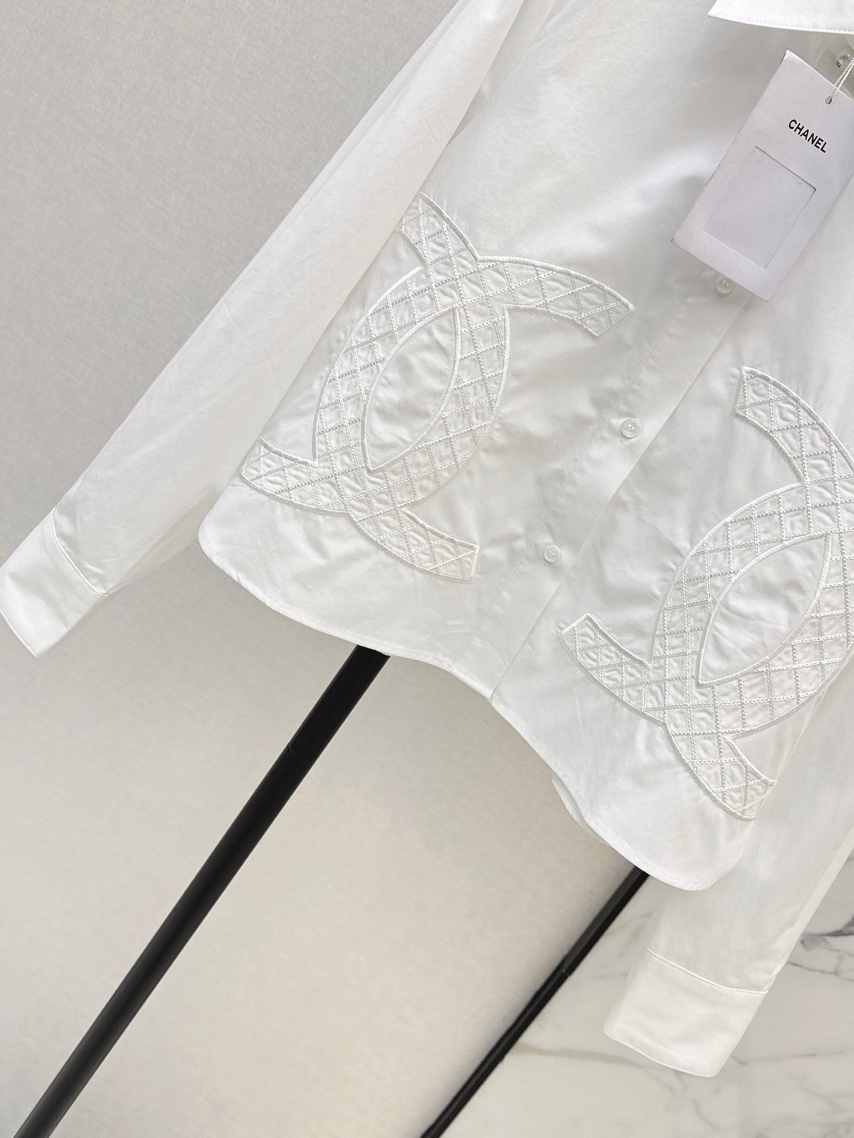 26FW New White Cropped Long-Sleeve Shirt 🤍