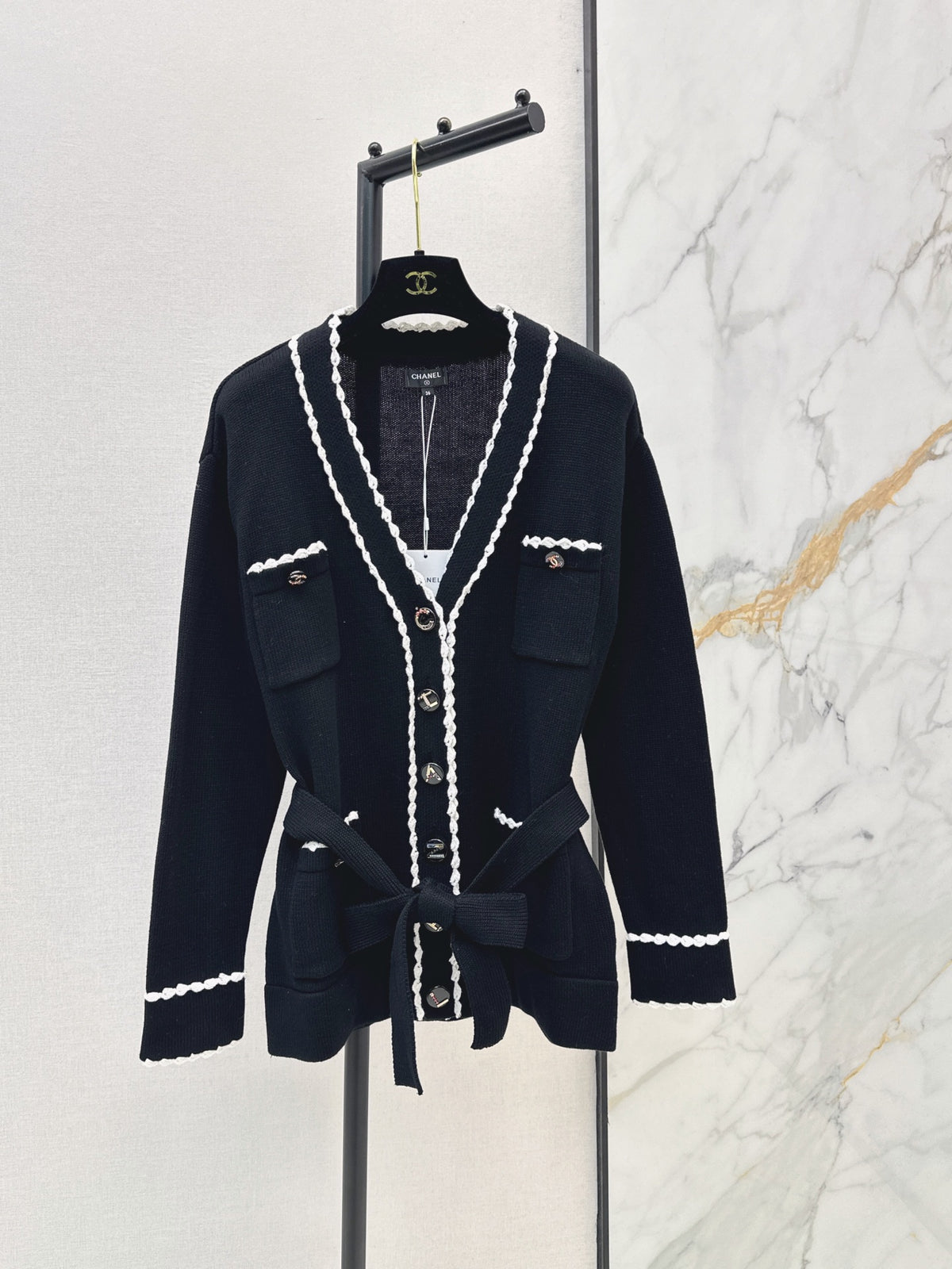 26FW New Four-Pocket V-Neck Knit Cardigan 🖤