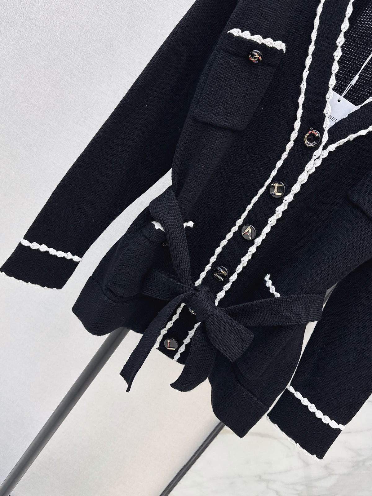 26FW New Four-Pocket V-Neck Knit Cardigan 🖤