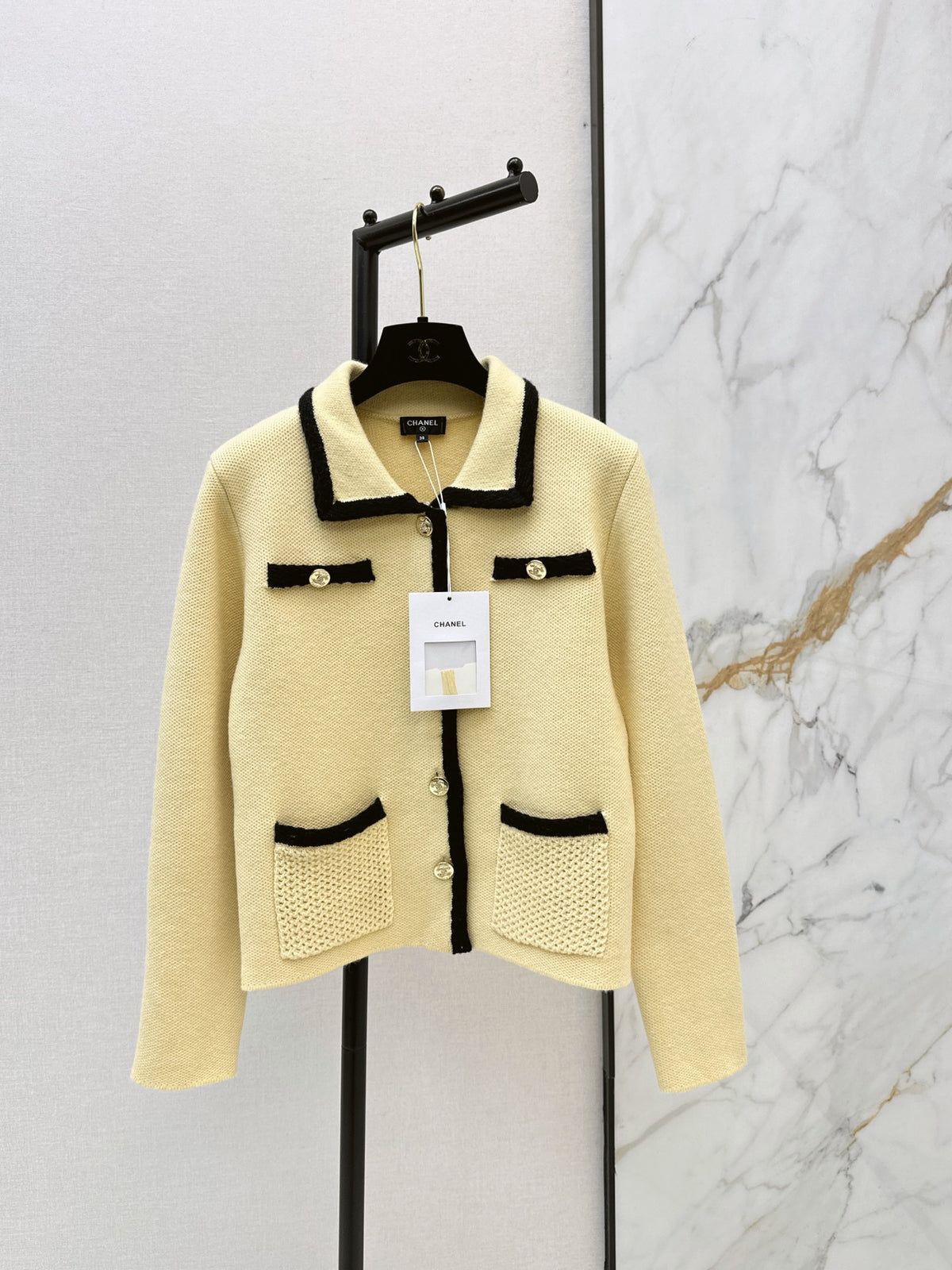 26FW New Collared Knit Cardigan 💛