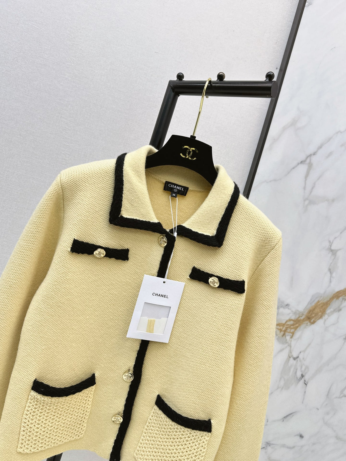 26FW New Collared Knit Cardigan 💛