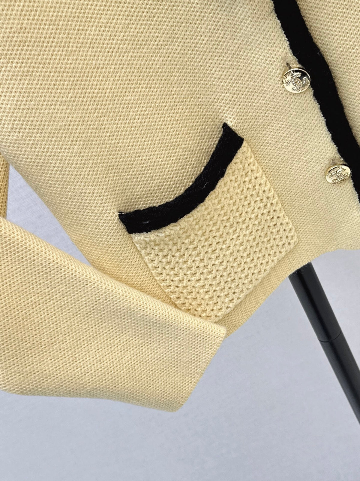 26FW New Collared Knit Cardigan 💛