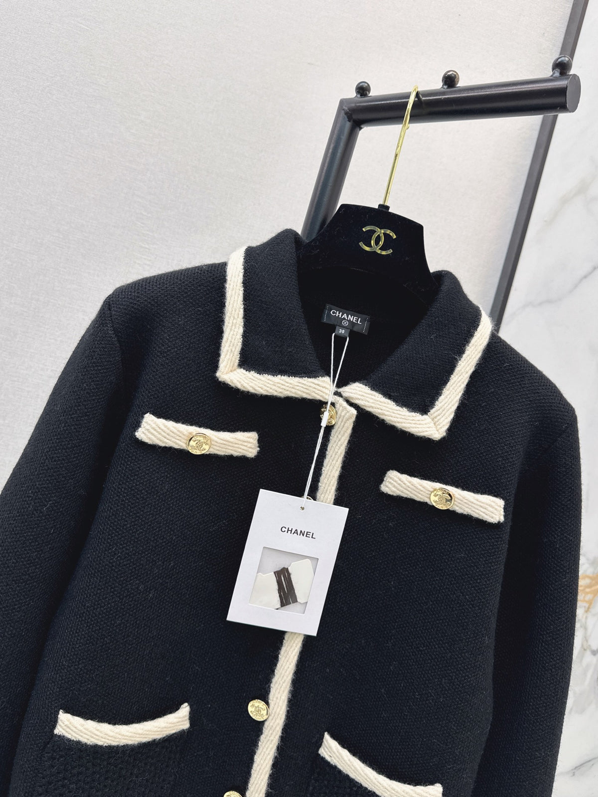 26FW New Collared Knit Cardigan 💛