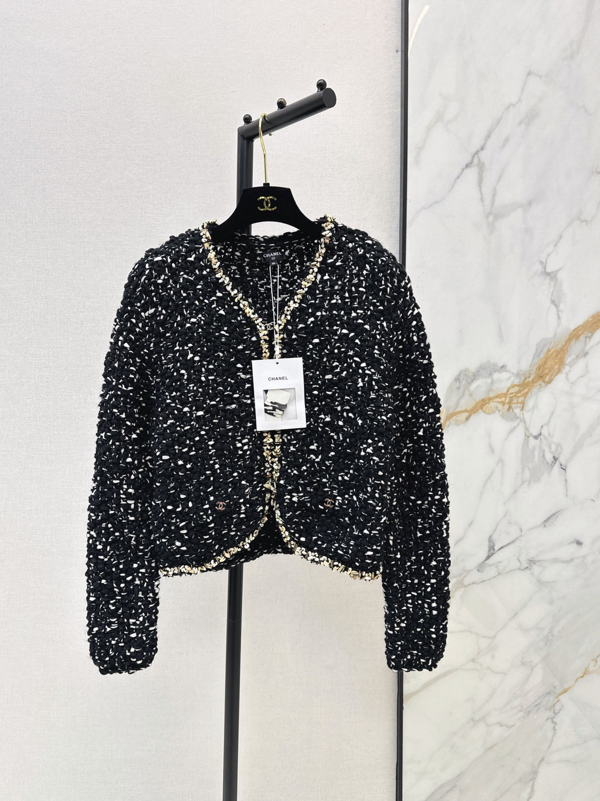 26FW New Trimmed V-Neck Cardigan 🖤