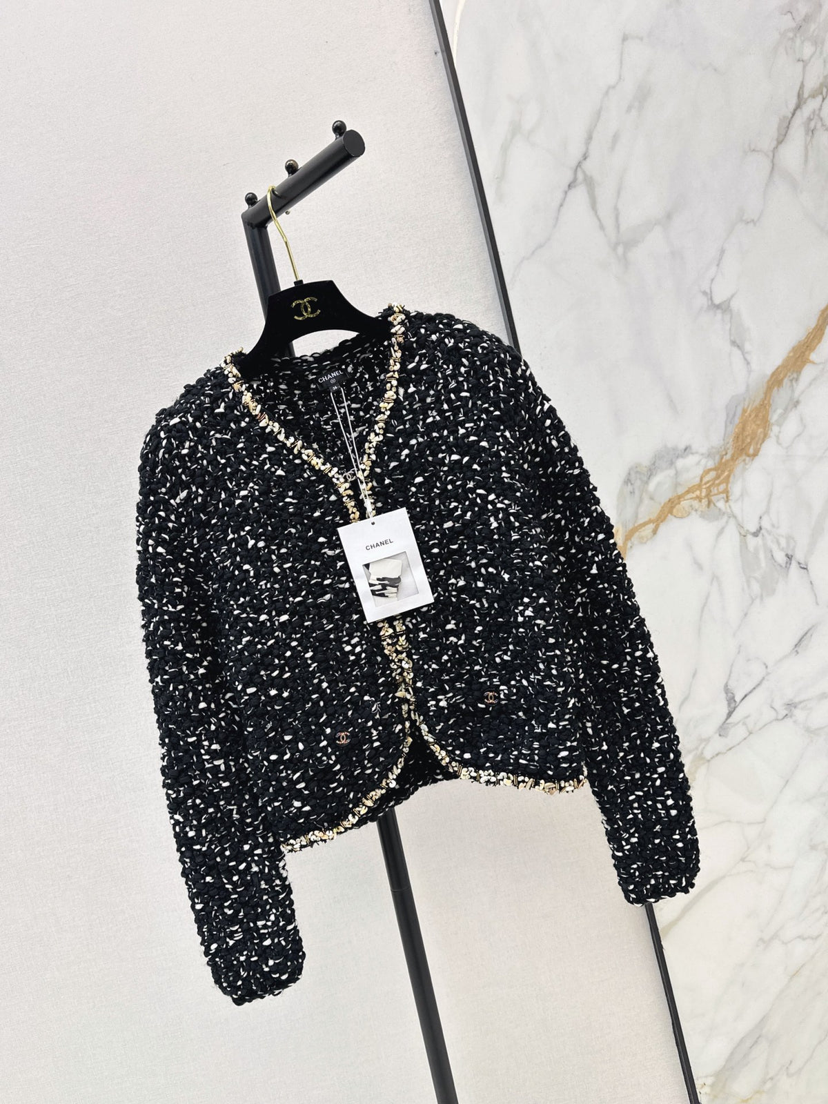 26FW New Trimmed V-Neck Cardigan 🖤