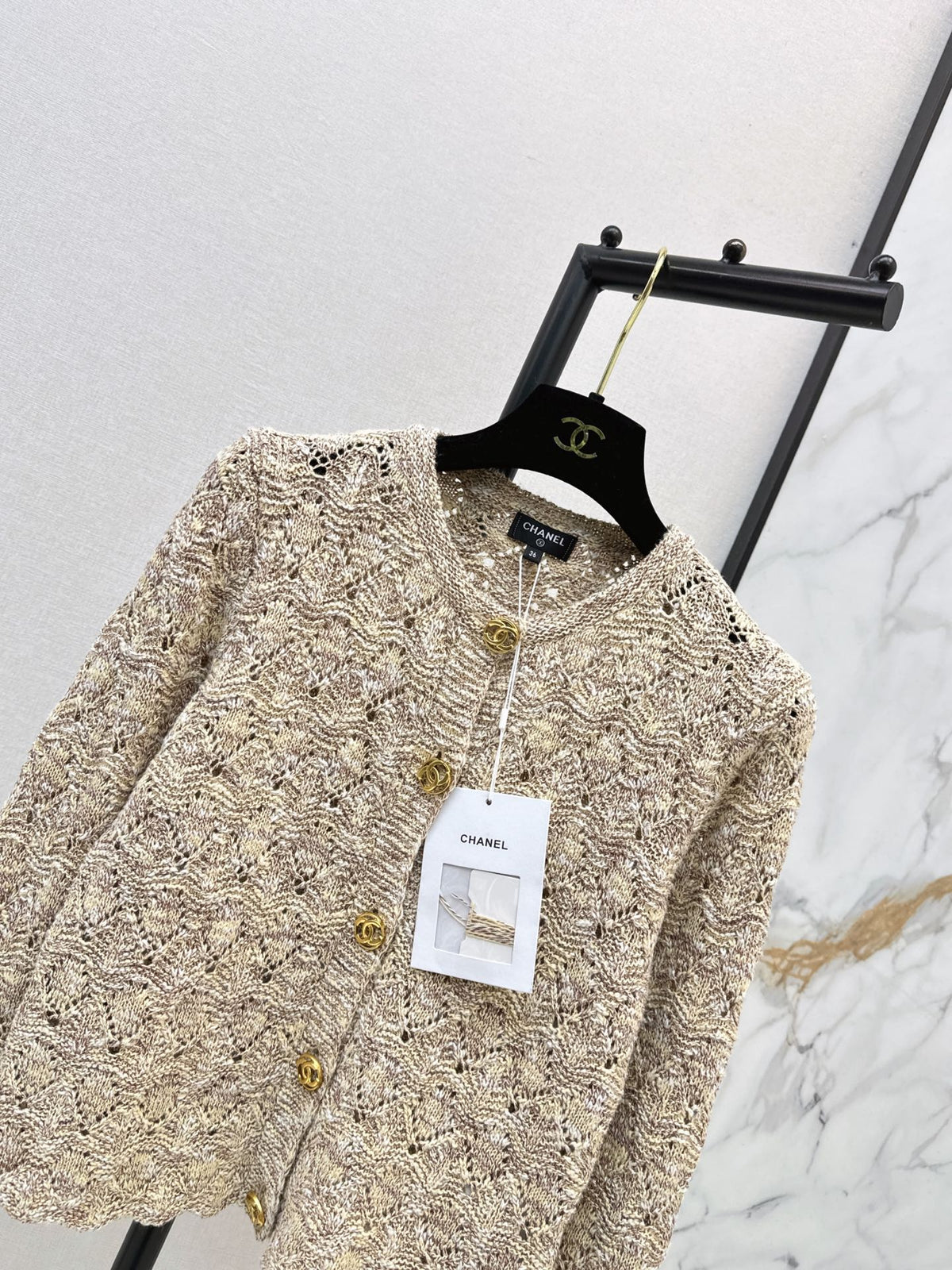 26FW New Cut-out Crew-neck Cardigan 💛