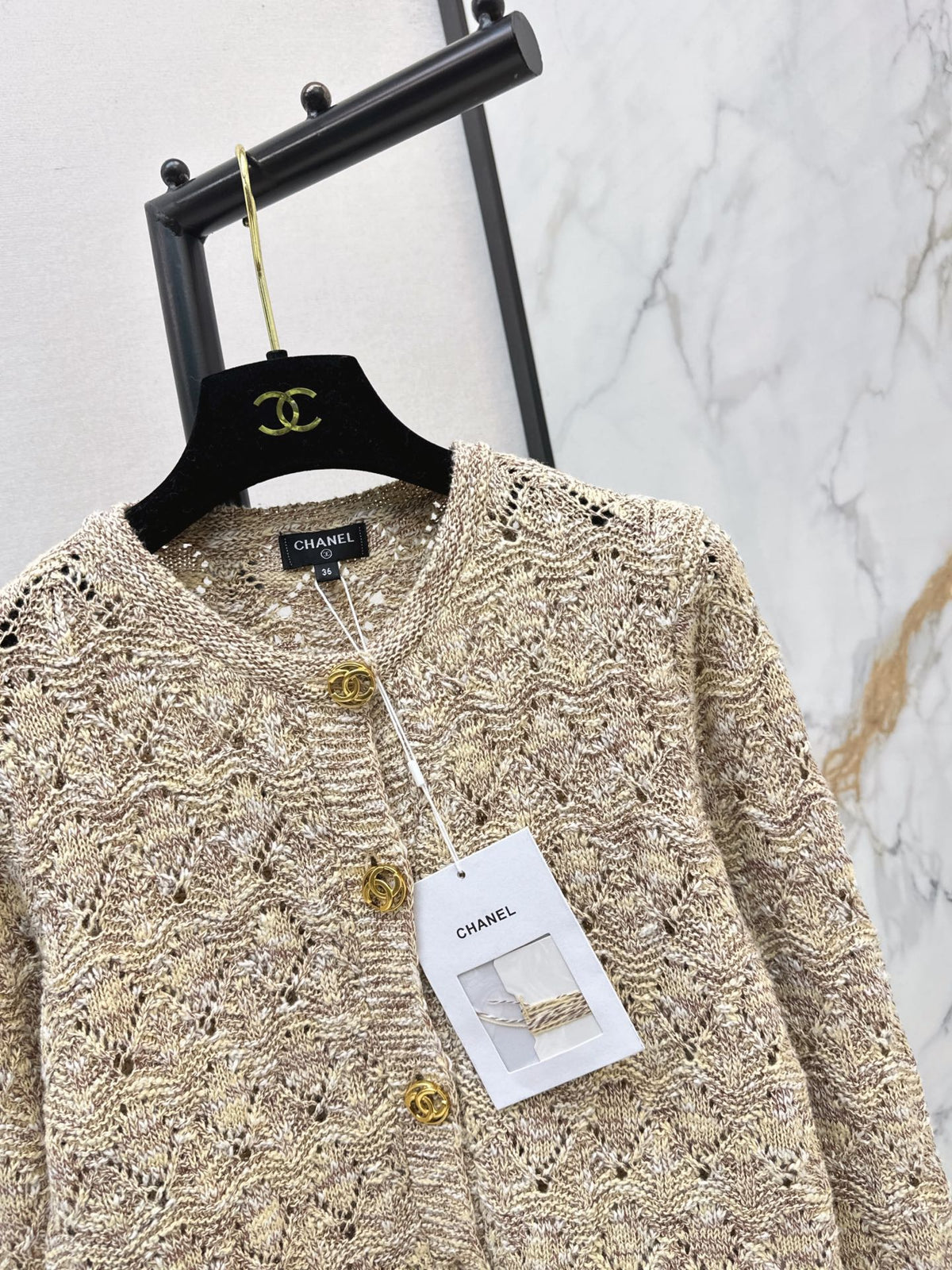 26FW New Cut-out Crew-neck Cardigan 💛