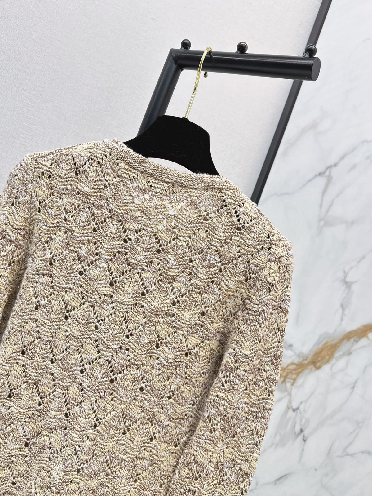 26FW New Cut-out Crew-neck Cardigan 💛