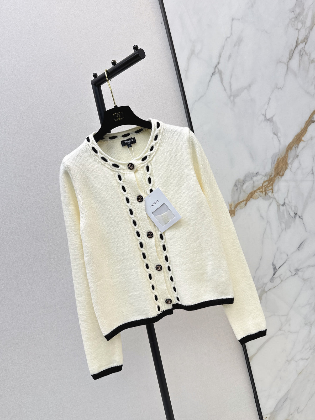 26FW New Crew-Neck Cardigan with Contrast Trim 🤍