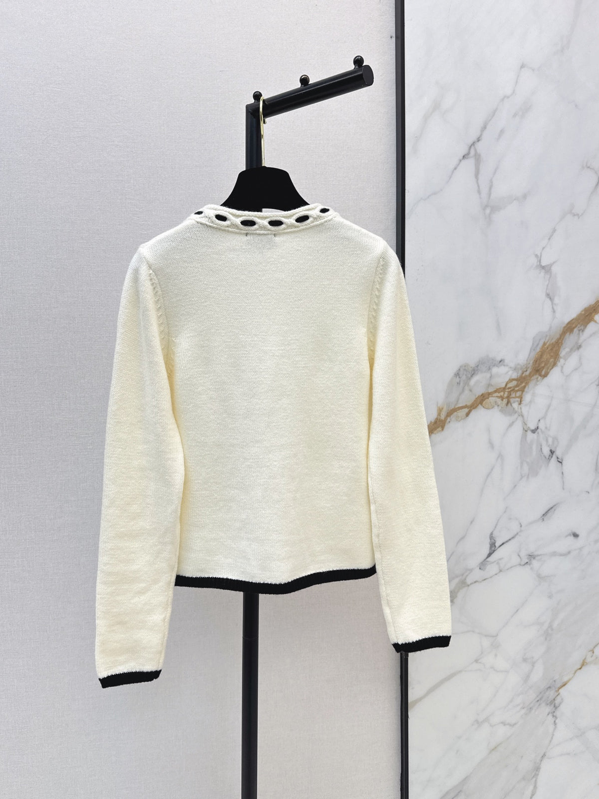 26FW New Crew-Neck Cardigan with Contrast Trim 🤍