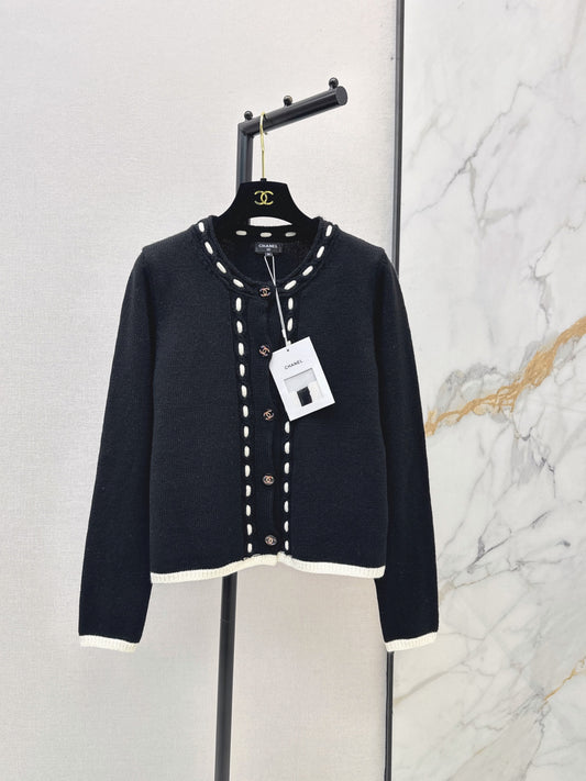 26FW New Crew-Neck Cardigan with Contrast Trim 🤍