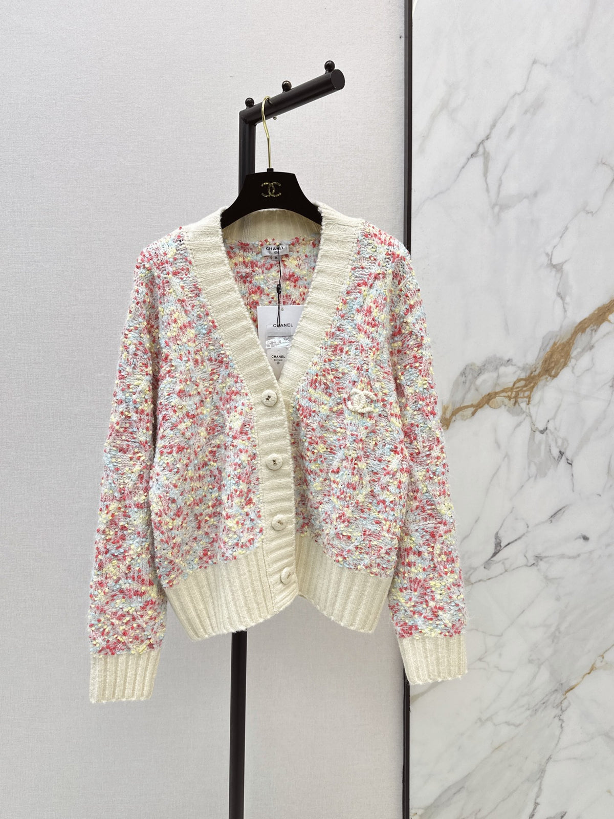 26FW New V-Neck Long-Sleeve Cardigan in Multi-Colored Yarn 🖤
