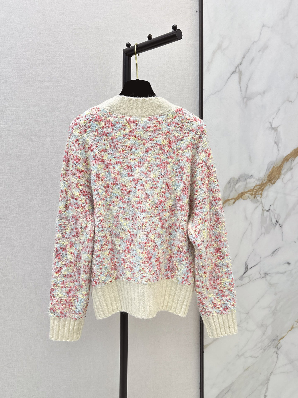 26FW New V-Neck Long-Sleeve Cardigan in Multi-Colored Yarn 🖤