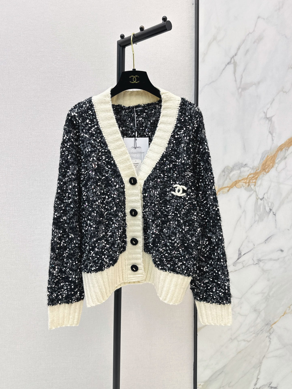 26FW New V-Neck Long-Sleeve Cardigan in Multi-Colored Yarn 🖤