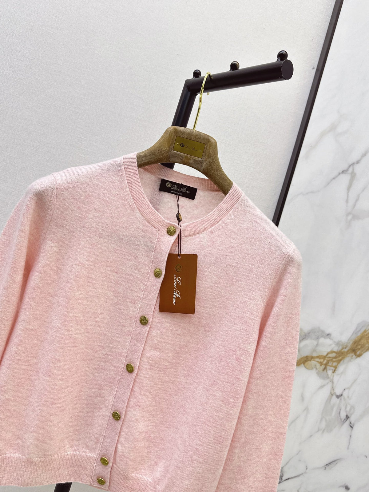 26FW New Knit Cardigan with Metallic Engraved Buttons 🖤