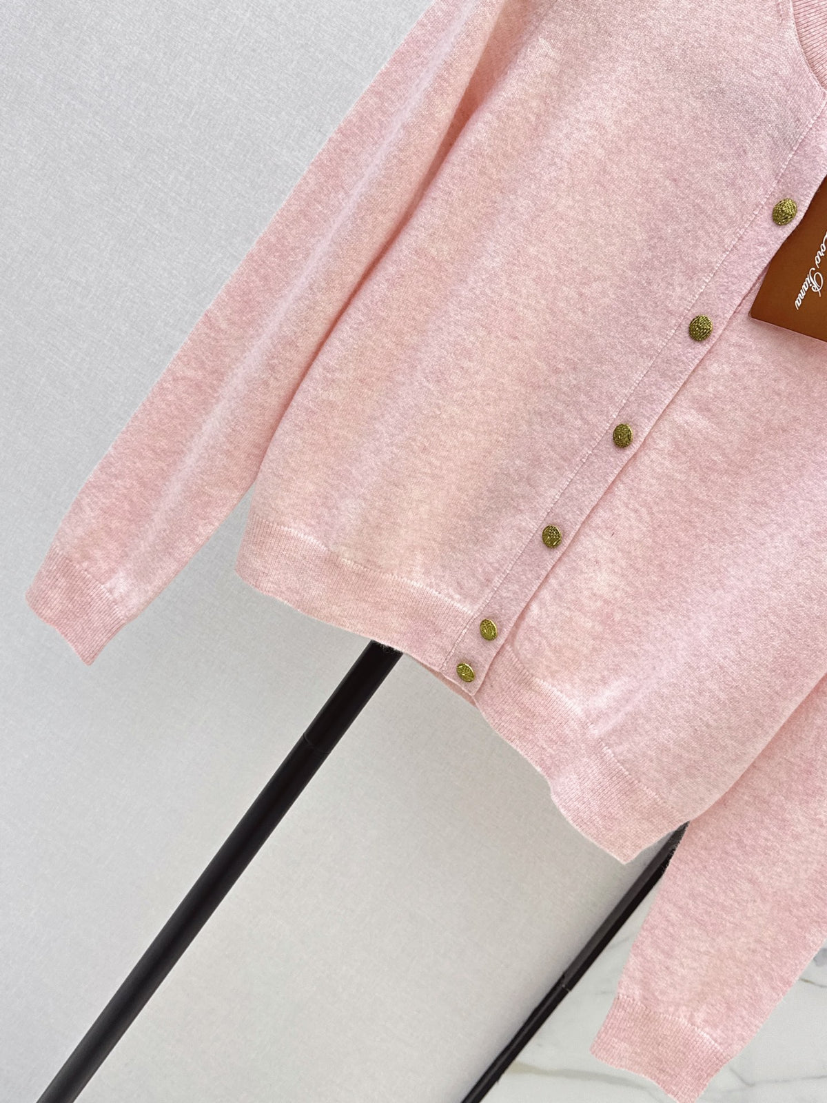 26FW New Knit Cardigan with Metallic Engraved Buttons 🖤