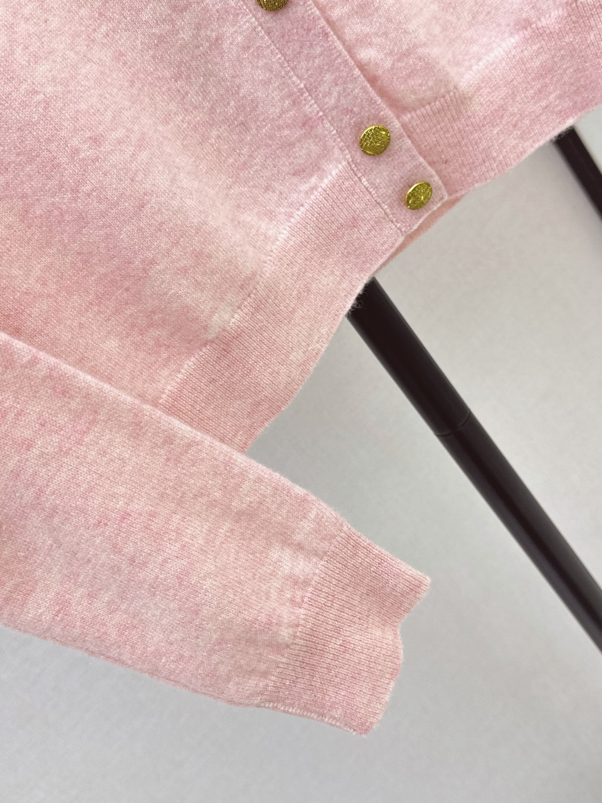 26FW New Knit Cardigan with Metallic Engraved Buttons 🖤